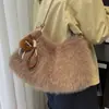Moda japonesa y coreana minimalista de felpa 2026 colección de invierno para mujer, bolso de hombro, bolso tote y bolso cruzado elegantes y lujosos para el trabajo