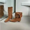 Botas de Cowboy Ocidentais Estilo Vintage Novo 2026 para Mulheres, Meio da Panturrilha, Salto Grosso, Botas Curtas com Fivela, Bico Quadrado, Botas de Moda para Aumentar a Altura