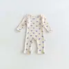 Ropa de algodón puro para recién nacidos, nueva colección de otoño, mameluco de manga larga con estampado de corazón, adecuado para que los bebés lo usen como camiseta interior o prenda exterior