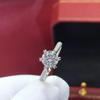 Imitação EUA. Importado D-color Moissanite Anel Mulheres Platina Platina pt950 em forma de coração Seis garras Loose High Carbon Diamond Ring