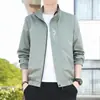 Ropa Transfronteriza Primavera y Otoño 2026 Nueva Chaqueta Casual de Exterior con Estampado Estilo Coreano Slim Fit Tendencia para Hombre con Cuello Alto
