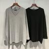 Camiseta de manga larga para mujer, otoño 2023, nueva, color sólido, cuello en V, suelta, adelgazante, de longitud media, dividida, combina con todo, camisa inferior