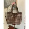 Bolso Tote Cuadros Bordado Retro Coreano para Mujer Otoño e Invierno Nuevo Gran Capacidad Bolso de Hombro de Lana Bolso de Nicho para Viajes