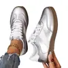 Sapatos Casuais Planos de Tamanho Grande para Outono e Inverno Novos Tênis Esportivos Versáteis Treinamento Moral Sapatos Brancos para Mulheres