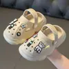Zuecos de verano de dibujos animados para padres e hijos, sandalias de punta cerrada para niños y niñas, aptas para bebés de todas las edades, antideslizantes, sin olor, EVA