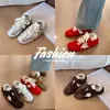 Zapatillas de ballet patchwork de estrella retro de nicho para mujer, nuevo estilo de moda de verano, suela fina con aumento de altura interno, zapatos casuales versátiles