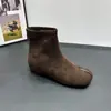 Botas cómodas para los dedos del pie botas cortas estilo retro otoño e invierno 5 cm 2026 adelgazantes tacón oculto nuevo versátil Chelsea de división falsa