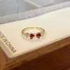 Anillo Rojo con Lazada para Mujer, Lujo Ligero, Nicho, Versátil, Sensación de Alta Gama, Diseño Abierto Ajustable, Venta al por Mayor y Dropshipping