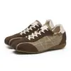 Tênis de treino femininos alemães estilo retrô com aumento de altura, tênis versáteis de bico quadrado com cadarço, sapatos casuais para o dia a dia, sapatos de corrida