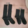 Meias básicas versáteis para todas as estações, meias femininas sem costura de algodão para afinar a panturrilha, meias de cano médio de cor sólida, meias de cano não apertado