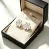 Aretes de Flor de Plata de Ley para Mujer, Nuevo Diseño de Nicho con un Toque de Lujo, Pendientes Sencillos de Flor de Cerezo de Lujo Ligero 2025