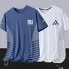 Camiseta de manga corta de seda helada de verano para hombre, camiseta holgada de cuello redondo y media manga para hombre, top sencillo de talla grande y secado rápido que combina con todo.