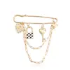 Accesorios Transfronterizos Europeos y Americanos, Accesorios de Broche Corazón Clave Cuadros Blanco y Negro Retro Personalizados, Pines de Moda con Múltiples Elementos