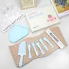 Set de plato de papel para vajilla de pastel de cumpleaños, platos desechables, tenedores, cuchillos, cubiertos, caja de regalo, sombrero, caja de velas combinación