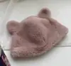 Chapéu de Bacia de Pelúcia com Orelhas de Urso Estilo Japonês Doce Chapéu de Pescador Feminino Outono e Inverno Novo Chapéu Frio com Proteção para Orelhas de Imitação de Pelo de Visão