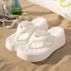 Chanclas de Suela Gruesa para Mujer 2026 Nueva Moda Antideslizantes para Exterior Verano de Gama Alta Chanclas que Aumentan la Altura para Mujer