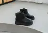Sapatos de Couro com Solado Macio para Meninas 2026 Outono/Inverno Novo Estilo Botas de Cano Curto Estilo Martin para Bebês Botas Curtas Quentes de Algodão com Forro de Lã Infantil Princesa