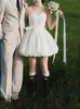 Vestido de noiva leve estilo coreano, vestido curto de tafetá sem alças, simples e único com um toque de luxo, adequado para ensaios fotográficos em estúdio e ao ar livre