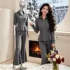Conjunto de Atuendo Súper Moderno Otoño e Invierno 2025 para Mujer, Estilo Coreano Jersey de Punto Reductor de Edad y Pantalones Casuales, Conjunto Muy Bonito