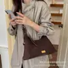 Bolsa Tote Minimalista de Camurça Pelúcia Feminina 2026 Nova Moda Grande Capacidade para o Dia a Dia Bolsa de Ombro Único Toque de Luxo