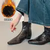 Em Estoque~ Botas Curtas Retro de Salto Baixo com Bico Quadrado para Mulheres, Botas de Pele de Ovelha Pregueadas, Novas Botas de Cano Curto Versáteis para Outono e Inverno, Pretas, Populares Online