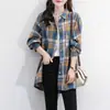 Camisa xadrez escovada feminina de mangas compridas estilo coreano solto moda todos os jogos retro top meados de comprimento primavera e outono sobretudo