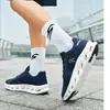 Nuevos zapatos de correr acolchados para hombre para exteriores, zapatos casuales transpirables para el día a día, zapatillas clásicas simples de moda para hombre al por mayor