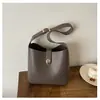 E-commerce Transfronteiriço Nova Bolsa Simples Versátil Feminina para o Dia a Dia Grande Capacidade Bolsa Mãe-Filho Textura de Luxo Leve de Alta Qualidade Bolsa Transversal