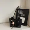 Bolso Tote Estilo Coreano, Bolso Grande de Hombro Estilo Universitario para Mujer, Nuevo Bolso de Hombro Simple para Commuting Moda Otoño e Invierno 2025