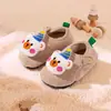 Nuevas zapatillas de tela para niños para niñas, zapatillas con tira trasera para primavera y otoño, zapatillas ligeras de piso con tira trasera para niños, zapatillas de casa