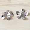 Nuevo colgante de pendientes de acero inoxidable de moda con diseño de flor hueca transfronteriza, soporte para perlas, accesorios para colgantes de joyería DIY