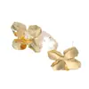 Pendientes de botón con flor dorada y perla de comercio exterior transfronterizo diseño original retro francés nicho pendientes de Instagram
