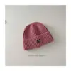 Gorro de Lã Infantil Inverno Estilo Coreano, Moderno e Versátil, Roupa da Moda para Meninos e Meninas, Gorro de Tricô Elegante com Bordado de Letras