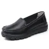 Nuevos zapatos de enfermera para mujer con suelas suaves, transpirables, resistentes a olores, cómodos, antideslizantes, versátiles, zapatos de trabajo médicos de suela gruesa al por mayor