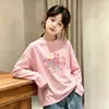Roupa íntima de algodão puro com gola redonda para meninas no outono, camiseta elegante e versátil de manga comprida com corte solto para meninas