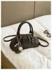 Bolso popular transfronterizo para mujer, nuevo bolso cruzado versátil y exquisito 2026, bolso de hombro de moda y súper popular para el día a día