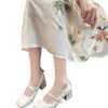Súper suaves~Nuevos zapatos de tacón grueso estilo chino para mujer, adecuados para combinar con cheongsam y Hanfu, zapatos Mary Jane blancos bordados en seda con punta cuadrada