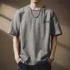 Camiseta de Manga Curta Lavada com Enzimas Estilo Retro Americano de Alta Qualidade para Homens no Verão Algodão Bordada com Letras Meia-Manga Solta para Homens