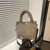 Nova Bolsa Transversal de Veludo Cotele, Bolsa de Mão Simples e Fofa Estilo Coreano, Bolsa Balde Leve Tendência em Cores Doces para Levar na Mão