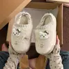 Pantufas de algodão fofas com tema de gato para mulheres, novo estilo outono/inverno 2026, pantufas internas para casa, macias e quentes, adequadas para estudantes