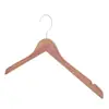 Colgador de Madera de Cedro Rojo Promocional sin Pintar y Set de Pinzas para Pantalones para Uso en Hogar y Hotel Colgador de Madera Maciza Antideslizante Fabricante Lote