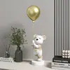 Ornaments de Chão de Sala de Estar de Astronauta de Luxo Decorações para Gabinete de TV e Sofá Presentes de Inauguração