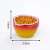 Miniaturas creativas de paisaje de medio corte de manzana y sandía, decoraciones DIY temáticas de comida, accesorios colgantes y pequeños adornos de escritorio