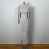 Conjunto de Três Peças Slim, Sexy e Fashion da Dongdaemun, Coreia do Sul, para Mulheres, Camiseta de Gola Alta Curta de Manga Curta Justa + Cardigã + Saia