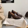 Versión de Piel de Vaca ~7cm Tacón Grueso Mocasines con Estampado de Caballo Zapatos Pequeños de Cuero para Mujer Suela Gruesa Slip-on Persona Perezosa Británica Zapatos de Tacón Alto Individual