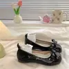 Zapatos Planos Suaves Mary Jane de Venta Caliente 2026 Nuevo Estilo Otoño Moño Versátil Dulce Zapatos de Salón Estilo Falda Noche para Mujer