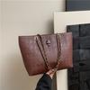 Bolso Tote de Lujo Ligero Estilo Francés al por Mayor para Mujer, Bolso de Hombro con Cadena en Relieve Nuevo Verano 2025, Bolso Cruzado para Viajes