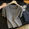 Top de Tricô Quadrado de Manga Curta Retrô para Mulheres, Novo Design de Verão 2026, Blusa Única Vazada Emagrecedora e Bonita