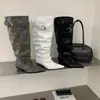 Botas de salto empilhado bico fino estilo europeu e americano para mulheres, com fivela de cinto, botas de montaria de cano alto, botas longas plissadas, novas botas de couro para calça, botas cool