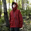 Jaqueta corta-vento com capuz de nicho nova para a Primavera/Outono de 2026, à prova d'água, à prova de vento, resistente a arranhões, três-prova, para viagens ao ar livre